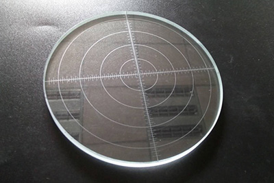 Projection screen reticle